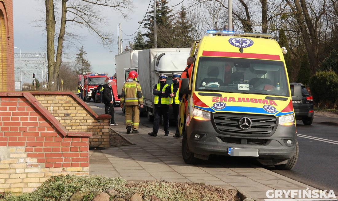 Problemy z ruchem w Daleszewie. Zderzyły się trzy samochody