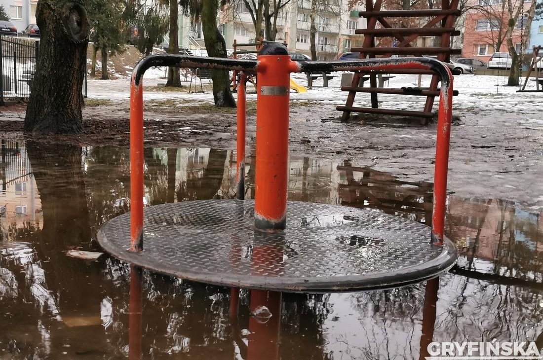 Zalane miasto. Czas na wymianę garderoby