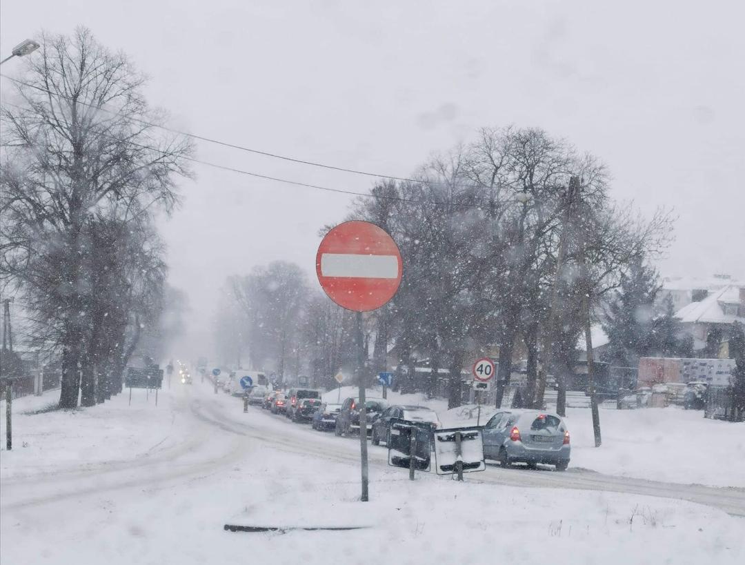 Białe Gryfino. Uważajcie na drodze