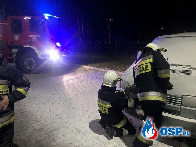 Zapłonął bus na Żwirki i Wigury