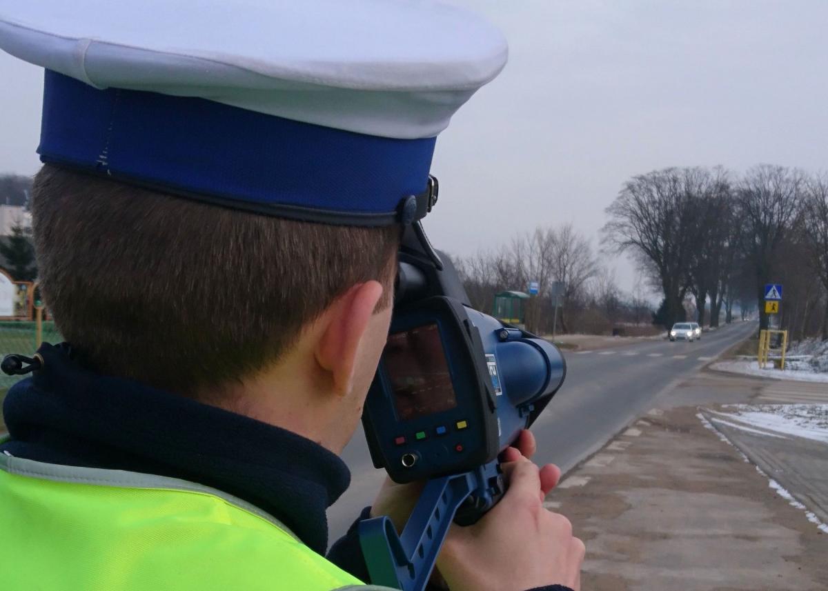 Przekroczył prędkość o 53 km/h. Policja zabrała mu uprawnienia