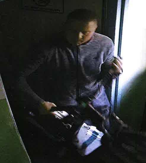 Rozpoznajesz tego mężczyznę? Jest poszukiwany przez policję