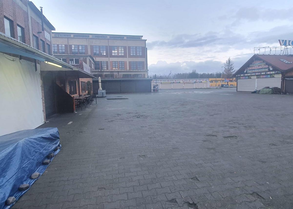 Świąteczne pustki na targowisku