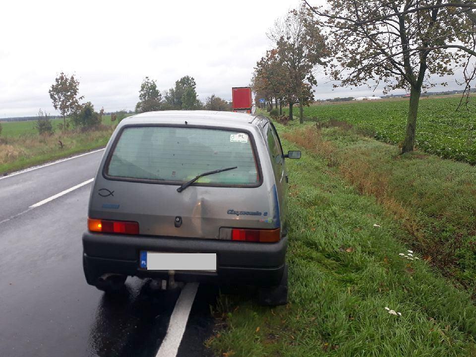 Obtarła inne auto. Okazało się, że 63-latka piła alkohol
