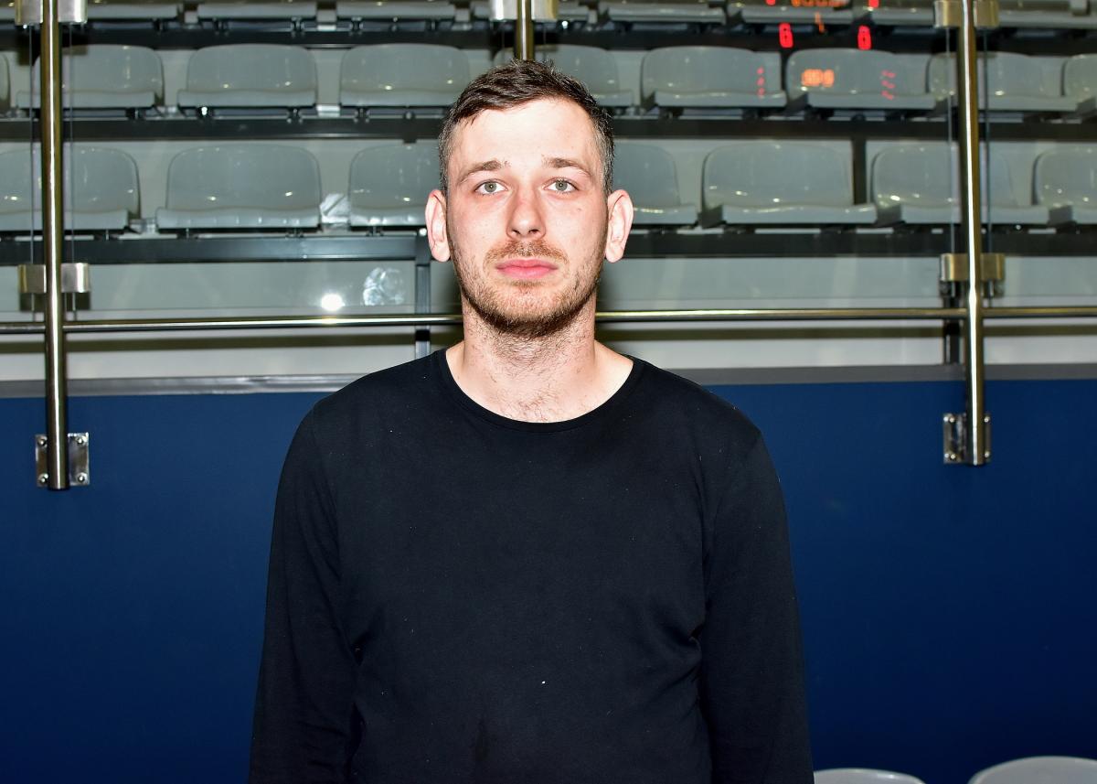 Kto może korzystać z hali sportowej przy liceum? Nowy kierownik odpowiada