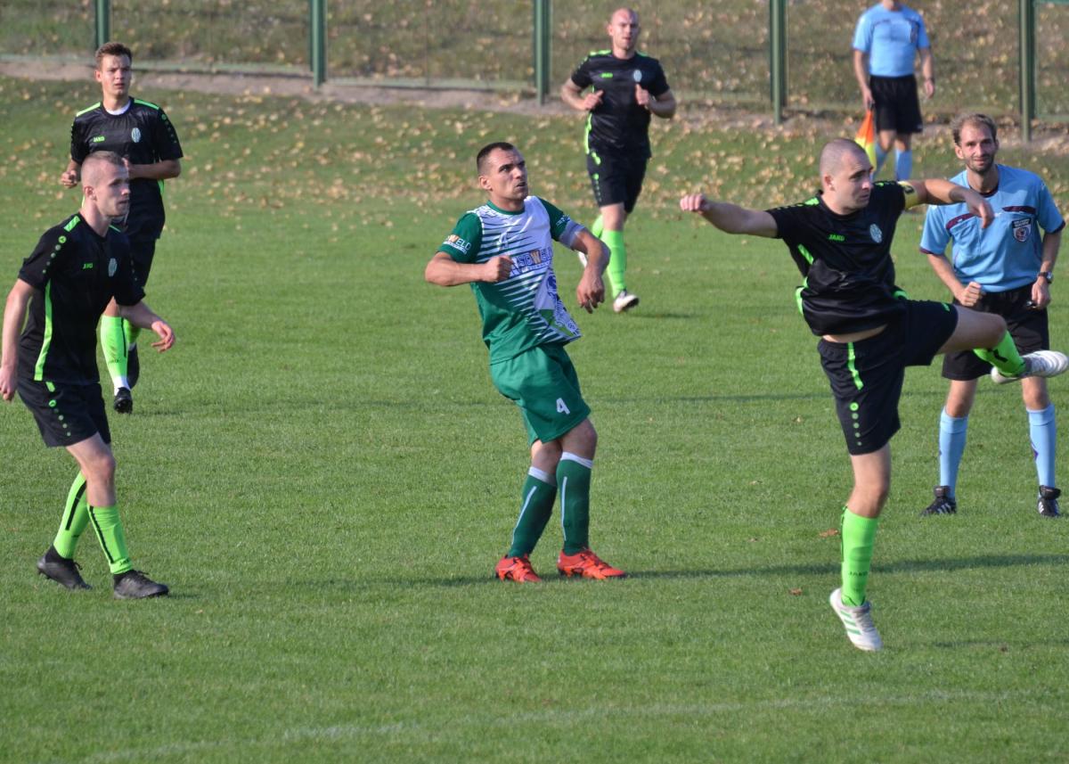 Derby gminy w A-klasie. Wicher podejmie Grota [ROZKŁAD JAZDY]