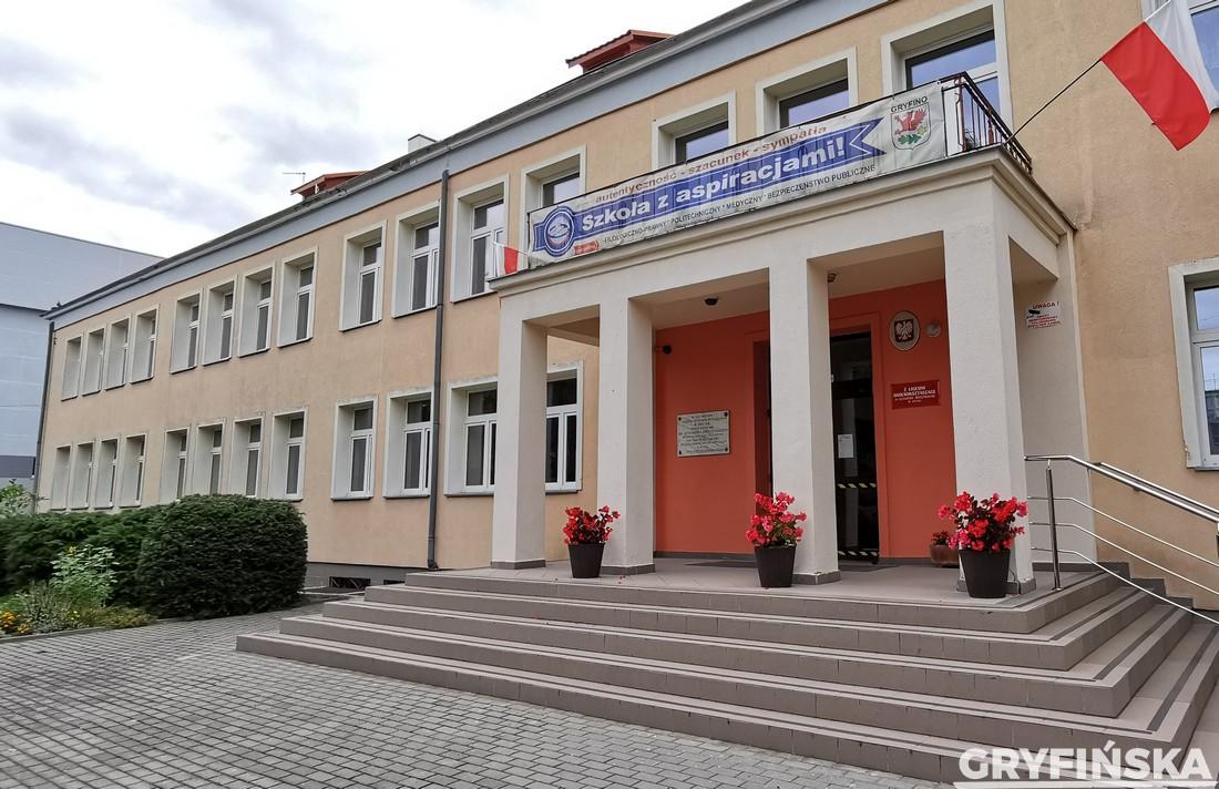Gazeta Gryfińska: Szkoła w parku trafi w ręce Powiatu?!