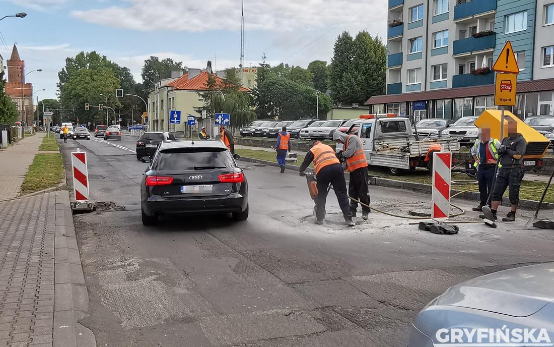 Gazeta Gryfińska: Dlaczego remont ul. Łużyckiej  tak się ciągnie?