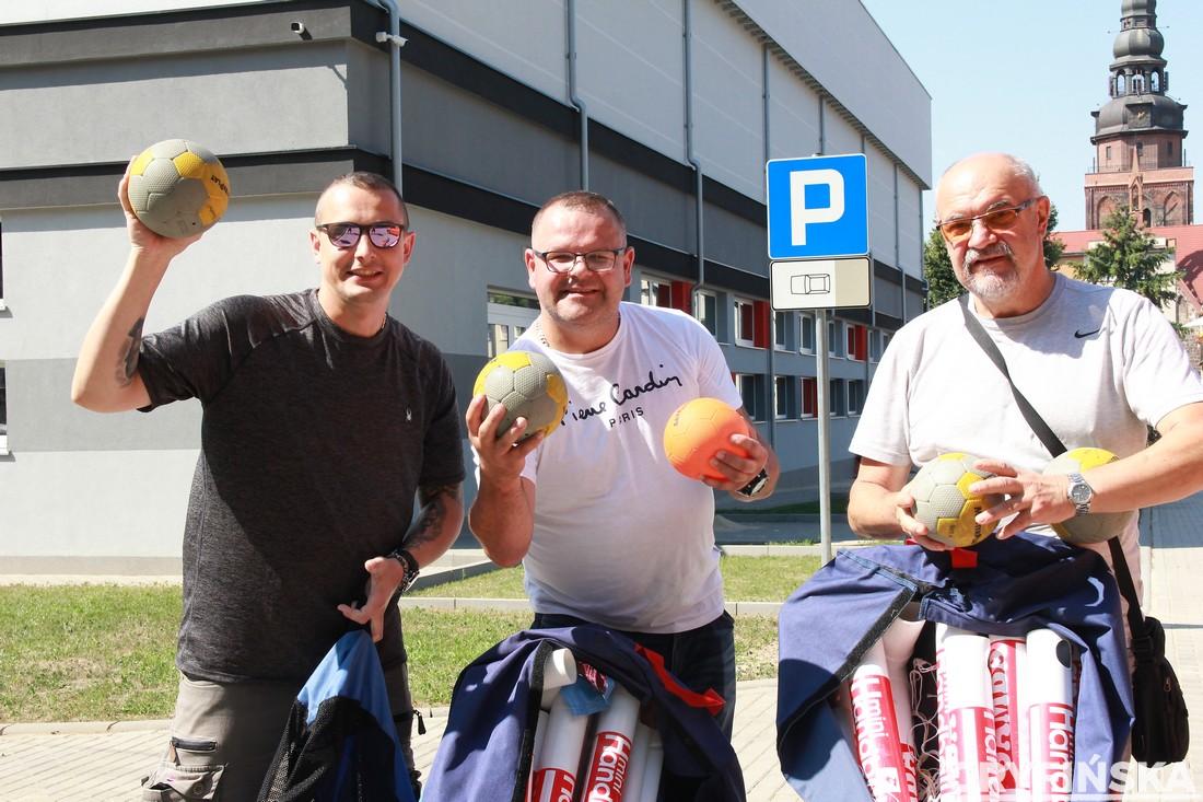 Przyjechał na urlop z prezentami dla KPR