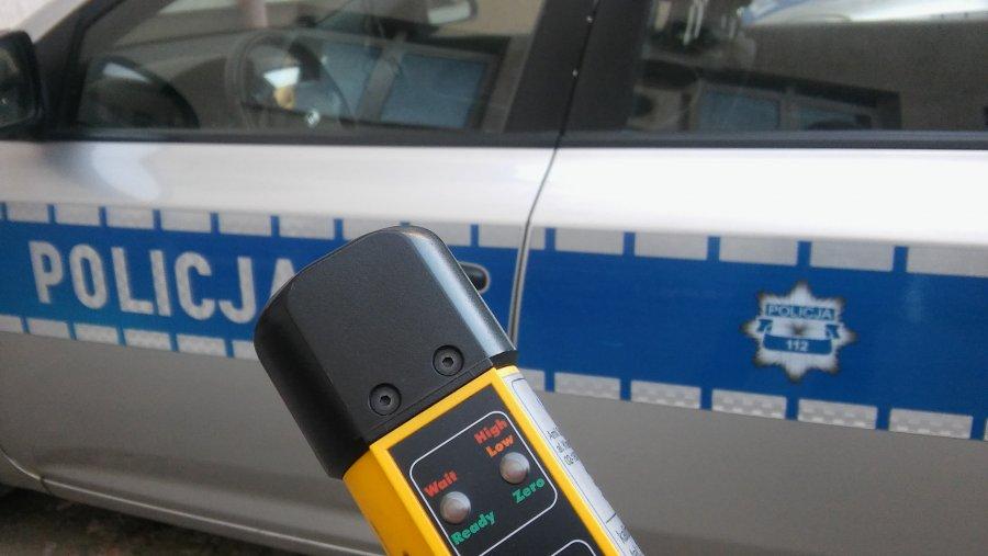 Zatrzymali go do kontroli. Badanie wykazało 2 promile