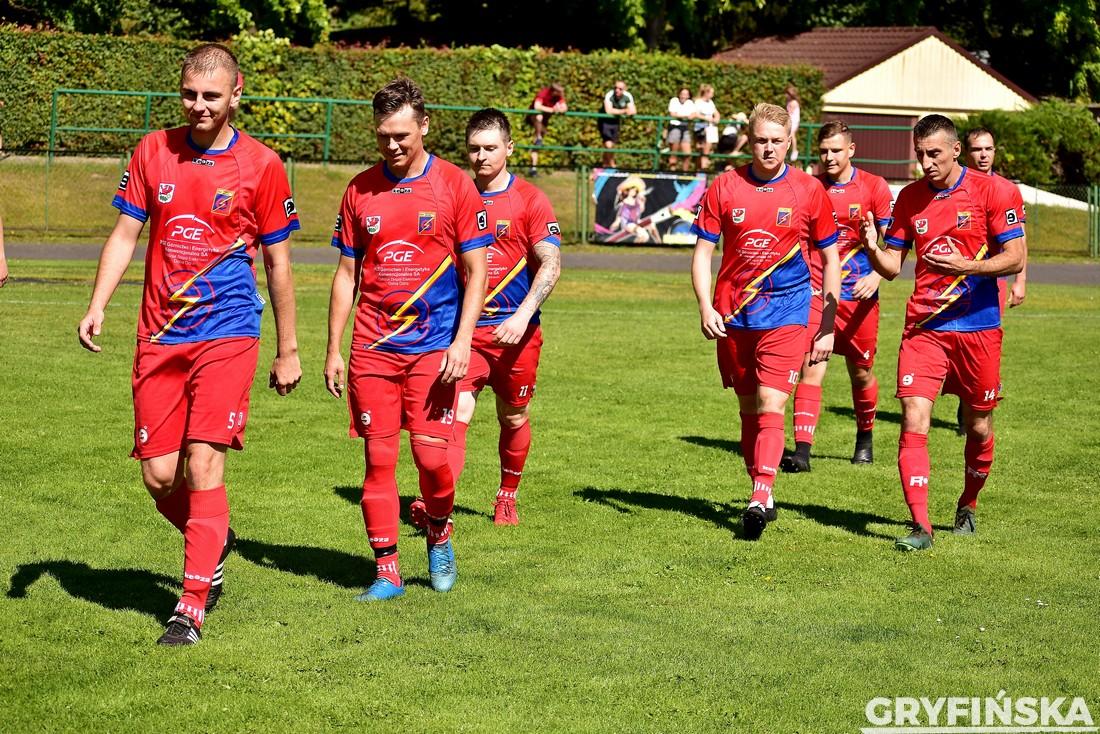 Czas na pierwsze derby powiatu [ROZKŁAD JAZDY]