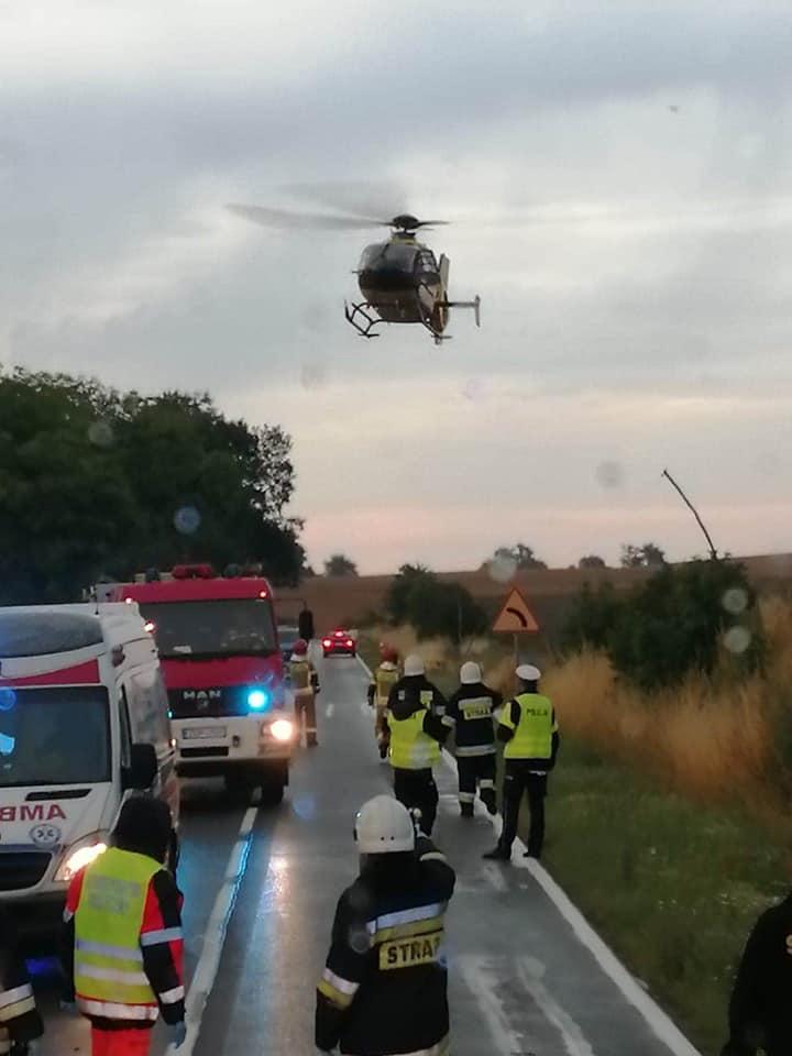 We wczorajszym wypadku zginęła 32-letnia kobieta. Dwie osoby znalazły się w szpitalu