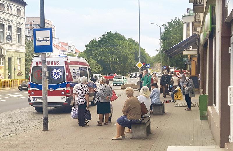 Starszy mężczyzna zmarł w centrum mimo długiej reanimacji