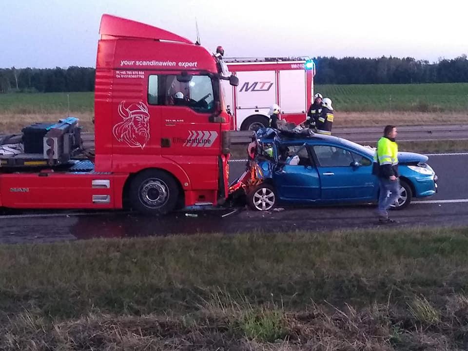 Dwa wypadki na S3. Pięciomiesięczne dziecko w szpitalu [GALERIA]