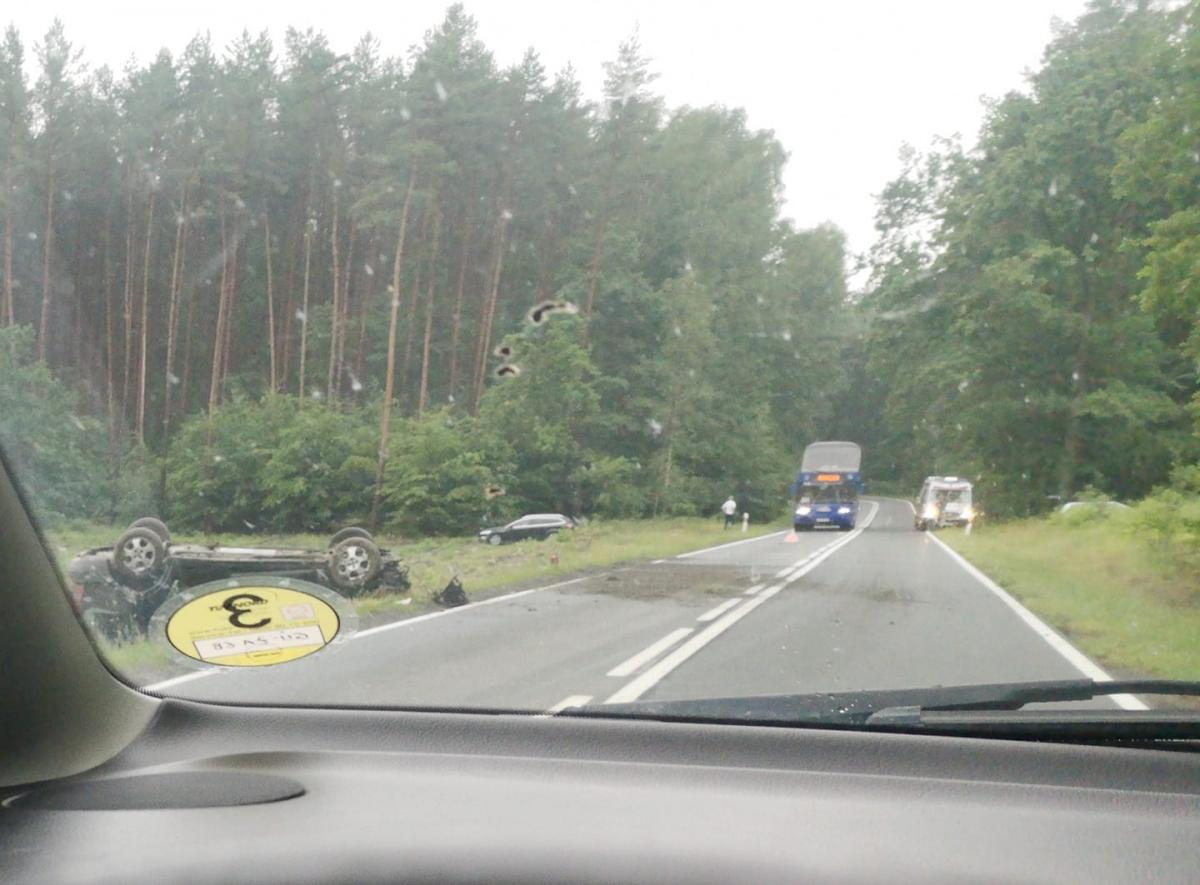 Wypadek niedaleko Lisiego Pola. Dzieci przetransportowane do szpitala