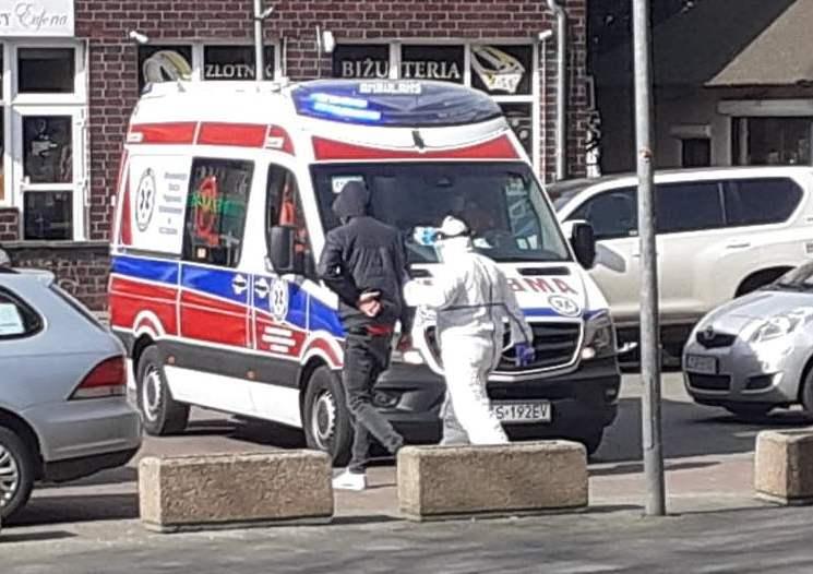 Podejrzewano koronawirusa u osoby, która leżała na pl. Barnima. Ostatecznie to wykluczono