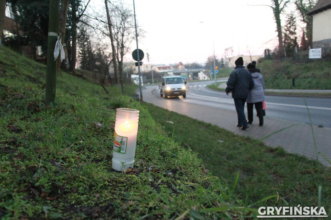 Dlaczego w tym miejscu pali się znicz?