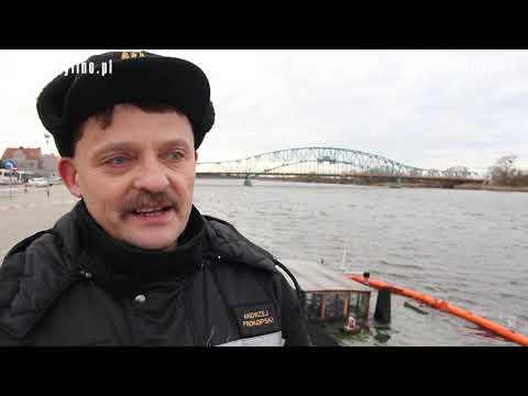 Zatonęła barka. Kto ją wyciągnie? [VIDEO]