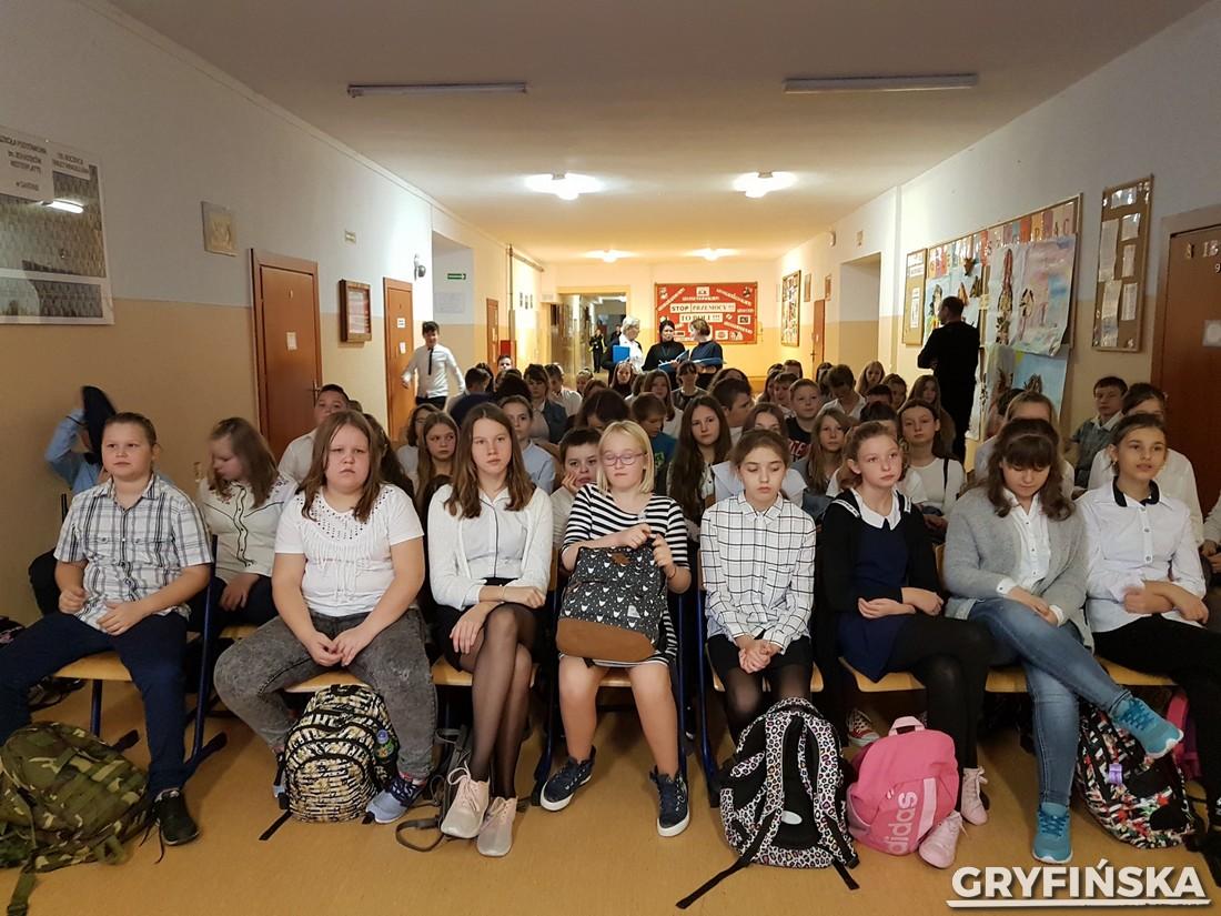 Debata „Odpal myślenie, nie wchodź w uzależnienie”