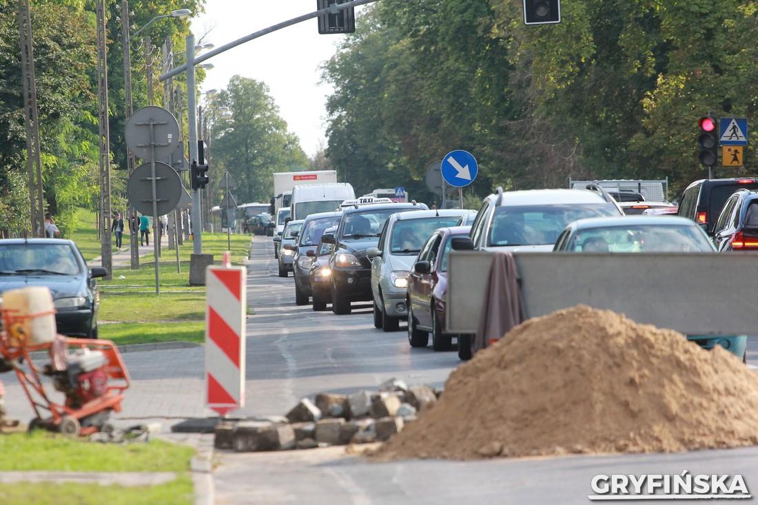Łużycka totalnie zakorkowana. Policja zaleca objazdy