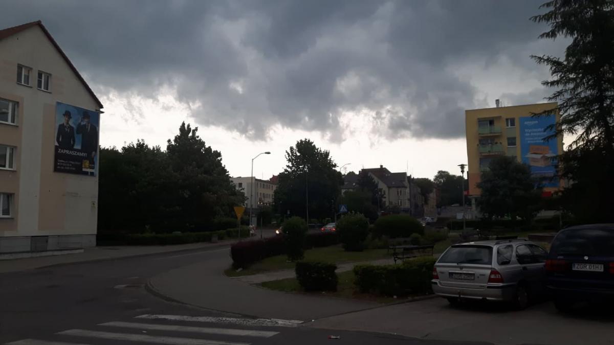 Bokiem idzie chyba?