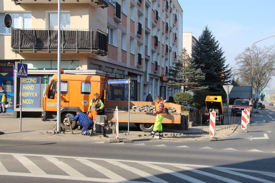 Lampa wróci na poszerzone skrzyżowanie