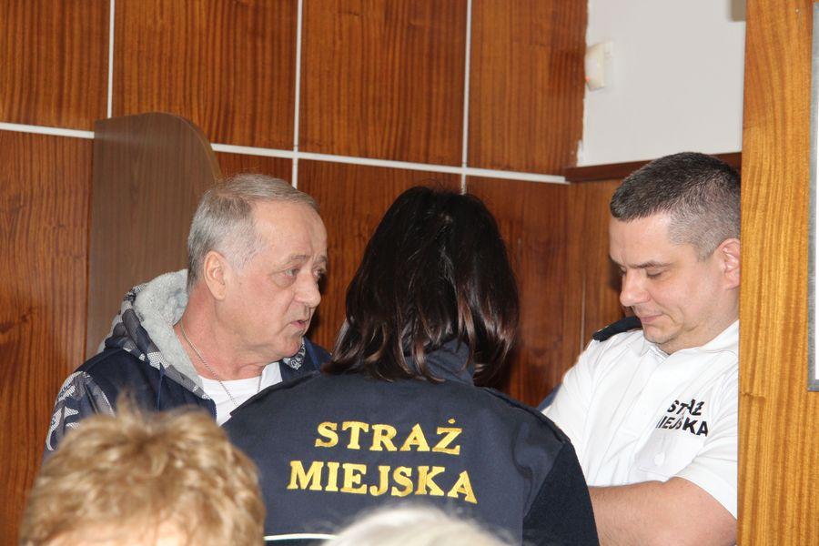 Sesja pod znakiem rzutu tabliczką, kultury i kotów