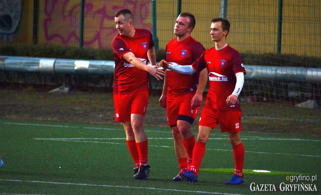 Lider będzie wciąż niepokonany? Odrzanka ponownie w Gryfinie [ROZKŁAD]