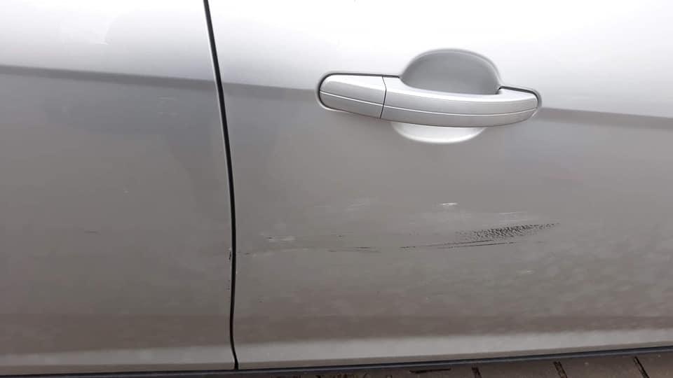 Na ul. Bałtyckiej ktoś zarysował auto i uciekł