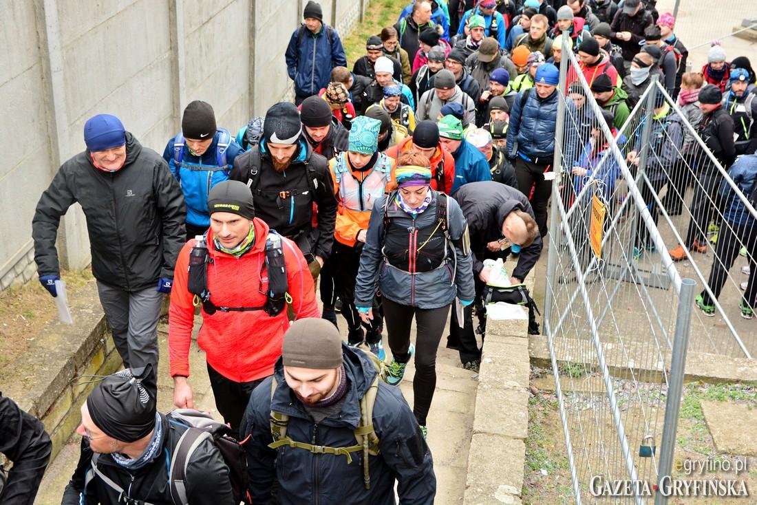 Ekstremalny Nocny Rajd na Orientację Włóczykij Trip Extreme 2019 na 50 km. Start [GALERIA]