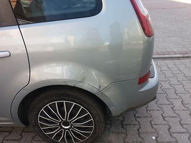 Uderzył w jej auto i uciekł. Mieszkanka Gryfina szuka sprawcy