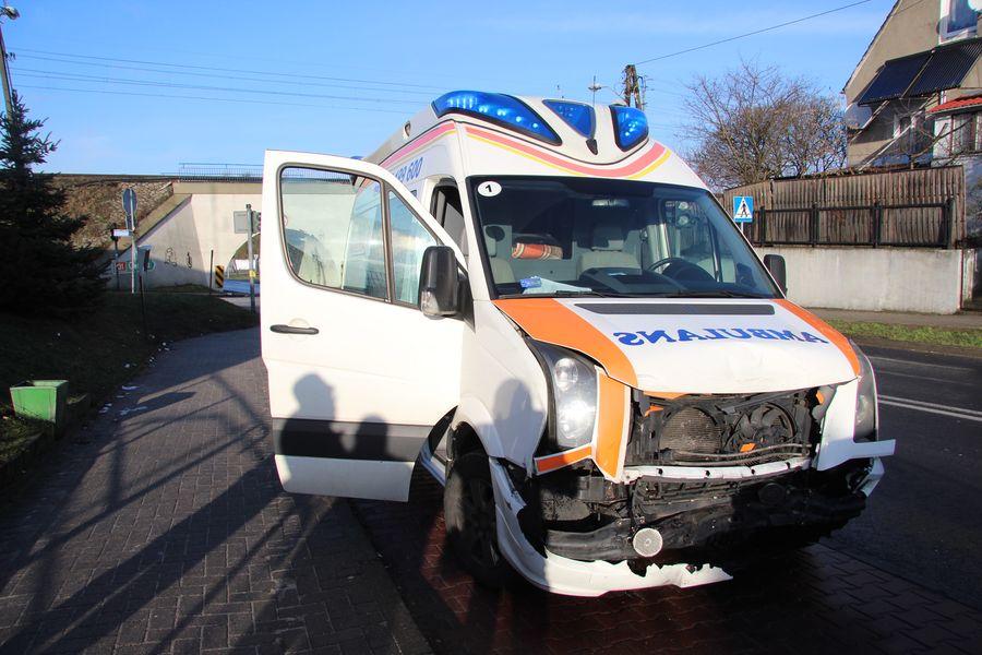 Kolizja karetki przewożącej pacjenta na ul. Pomorskiej!