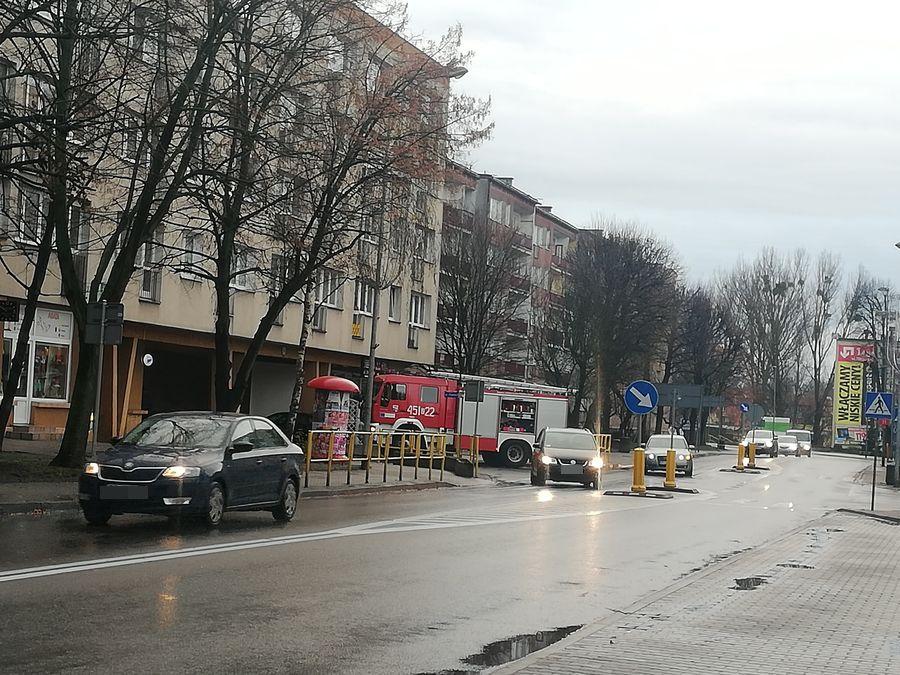 Na kobietę spadły meble? Interweniują służby