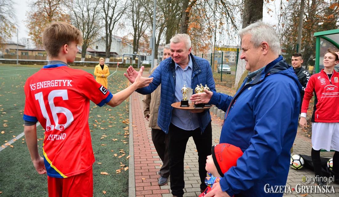 Przedmeczowa uroczystość i przegrany mecz Energetyka Gryfino [GALERIA]