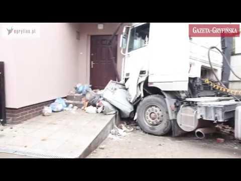 Ciężarówka wjechała w dom w Daleszewie! [VIDEO + GALERIA]
