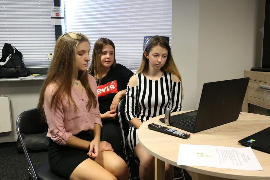 O sprzątaniu świata rozprawiała młodzież z seniorami
