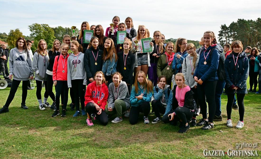 Powiatowe zawody lekkoatletyczne w Gryfinie [GALERIA]