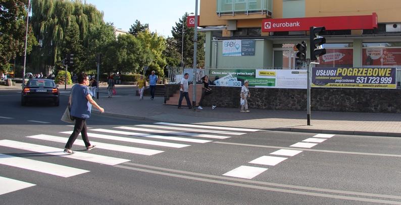 Wiemy, kiedy światła w centrum zaczną działać. Nieprędko...