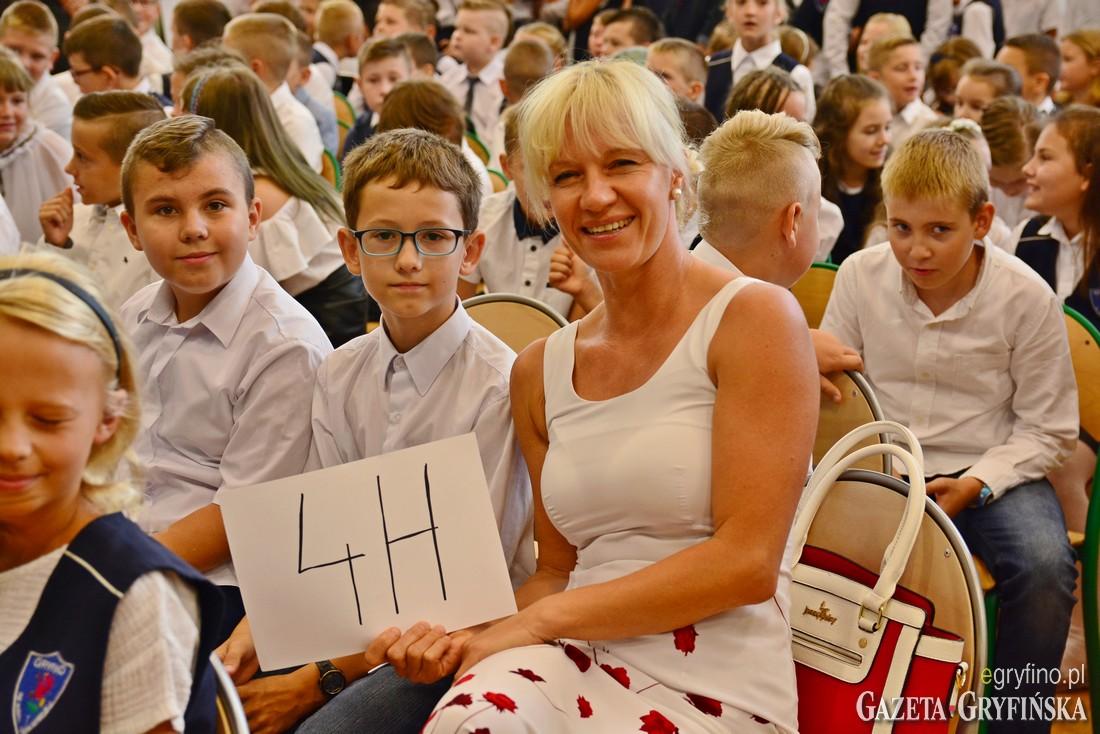Uroczyste rozpoczęcie roku szkolnego w SP nr 1 w Gryfinie [GALERIA]
