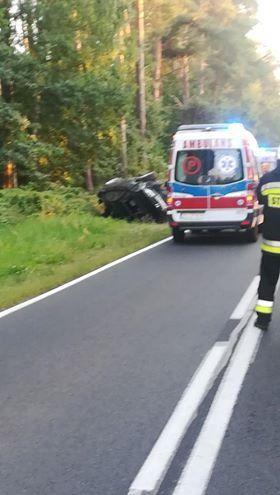 Wypadek na krajówce między Krzypnicą a Dębogórą
