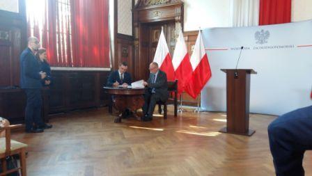 Gmina Gryfino podpisała umowy na Malucha+ i Opiekę 75+