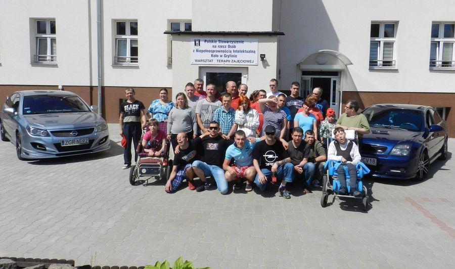Opel Squad Zachód znów w akcji. Chcą dowieźć pomoc do WTZ