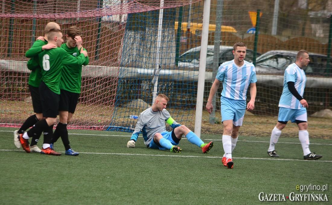 Derby dla Ogniwa. Czarni wywieszają białe flagi. Łatwe punkty Energetyka [WYNIKI]