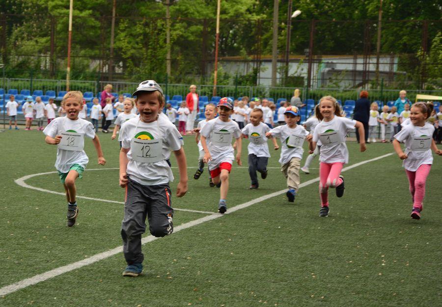 Przedszkolaki z Misia Uszatka pobiegły w ogólnopolskim maratonie [GALERIA]
