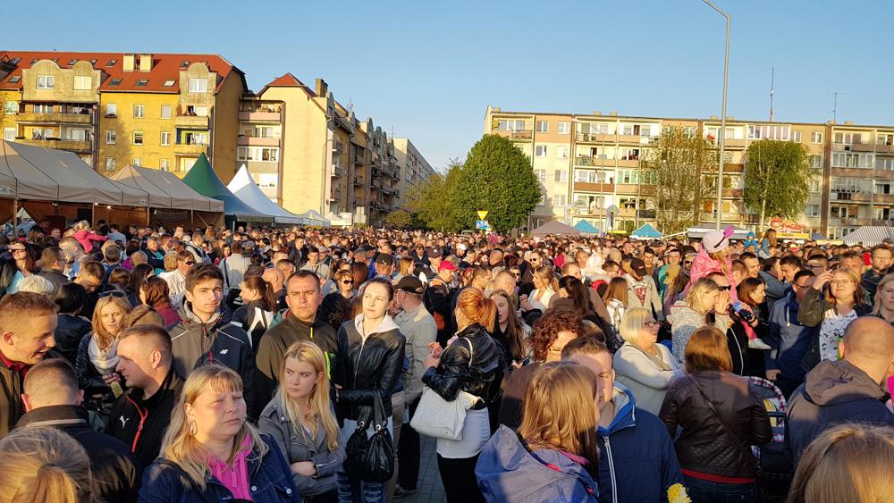 W oczekiwaniu na... polewanie się szampanem ze Sławomirem [GALERIA]