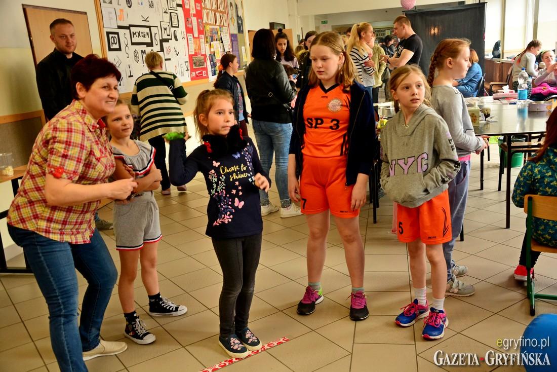 Festyn pt.Sobótka z mamą i tatą w szkole [GALERIA]
