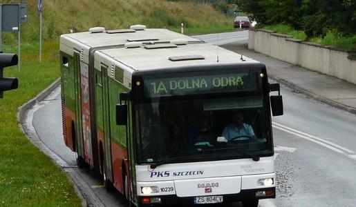 Kolejny głos oburzenia w sprawie „jedynek”