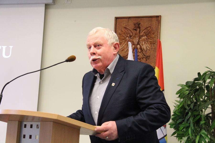 Zlikwidowali maszt jeszcze przed budową