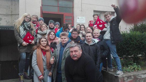Wolontariusze z ZSP nr 2 zapracowani przed świętami