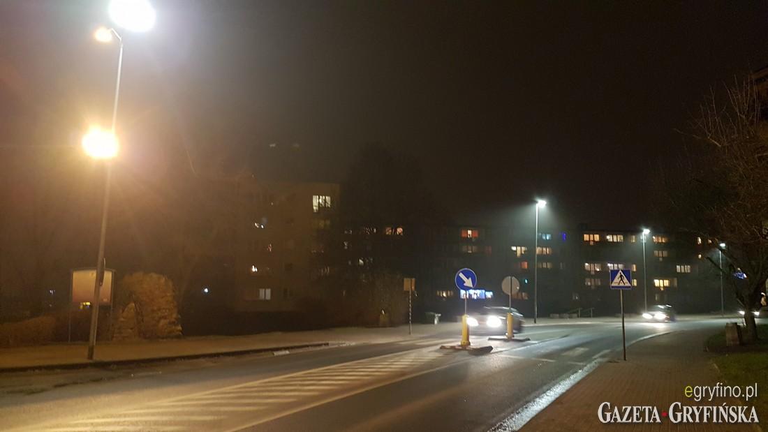 Gmina zaczęła wymieniać lampy. Ale czy robi to dobrze?